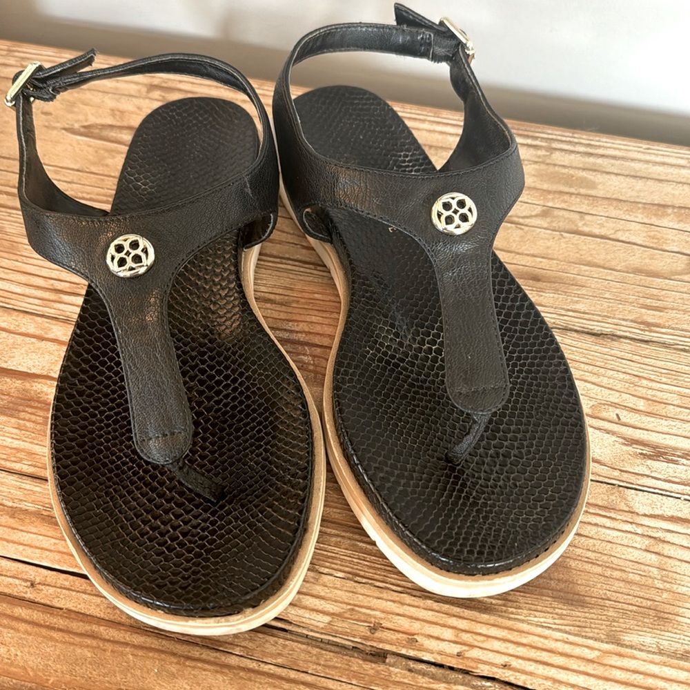 Kelly &Katie black sandals